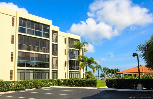 property at 150 SE Four Winds Dr