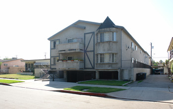 260 W Tujunga Ave in Burbank, CA - Building Photo - Building Photo