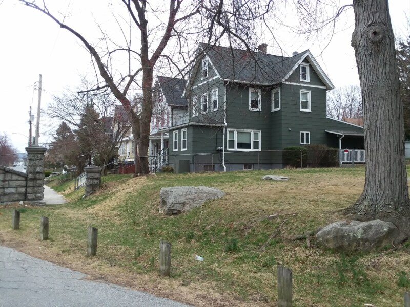 323 Fremont St in Peekskill, NY - Building Photo
