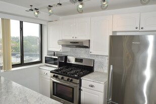 15 North Beacon St, Unit 402 in Boston, MA - Building Photo