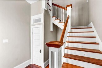 5024 Magazine St, Unit D in New Orleans, LA - Building Photo - Building Photo