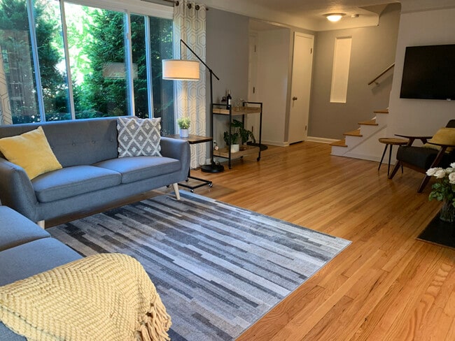 property at 1198 Croyden Rd