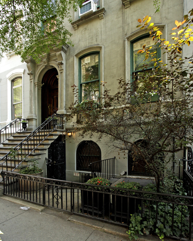 115 E 36th St in New York, NY - Foto de edificio - Building Photo