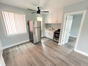 2403 Louella Ave-Unit -3 in Los Angeles, CA - Foto de edificio - Building Photo