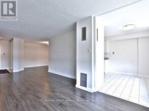 120 Promenade Cir in Vaughan, ON - Building Photo - Building Photo