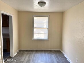 4752 Post St in Jacksonville, FL - Building Photo - Building Photo