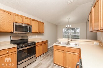 1505 Lake Villa Dr in Tavares, FL - Building Photo - Building Photo