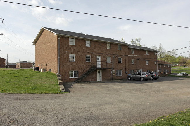 Seminole Apartments in Radcliff, KY - Building Photo - Building Photo