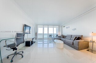 5601 Collins Ave in Miami Beach, FL - Building Photo