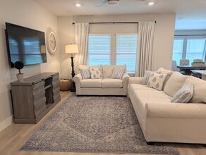 5627 Jewel Curv in San Antonio, TX - Building Photo - Building Photo