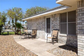1111 Lake View Dr in Mission, TX - Building Photo - Building Photo