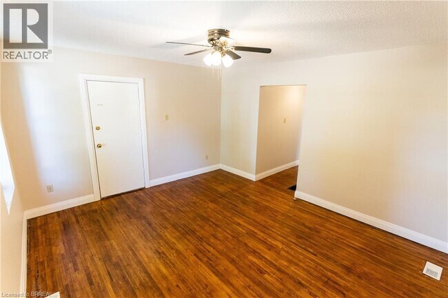 118 Albion St in Brantford, ON - Building Photo - Building Photo