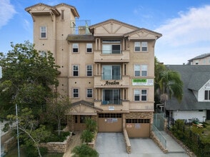 Avalon in Los Angeles, CA - Foto de edificio - Building Photo