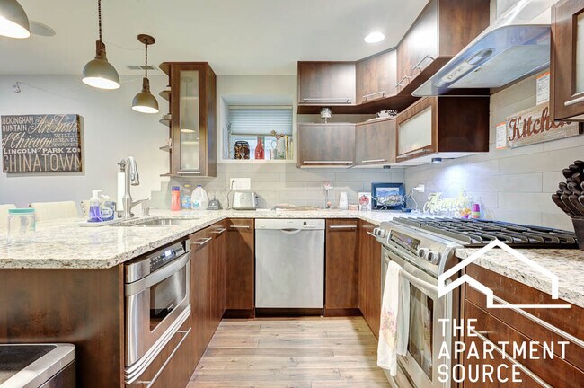 2310 N Leavitt St, Unit Garden in Chicago, IL - Building Photo - Building Photo