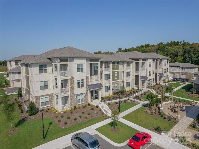 15155 Ollie Dr, Unit Burlington in Charlotte, NC - Building Photo - Building Photo