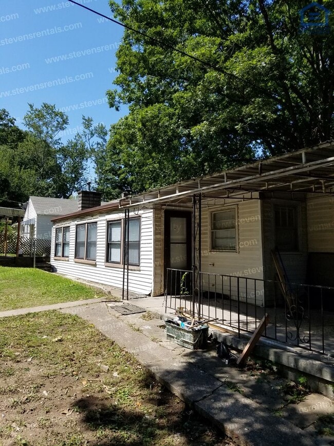 2420 Chicago Ave, Unit 1-415 in Knoxville, TN - Foto de edificio - Building Photo