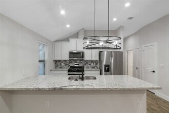 13018 Walden Rd in Montgomery, TX - Building Photo - Building Photo