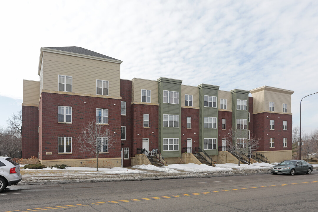 Hazel Park Heights Condominiums in St. Paul, MN - Building Photo