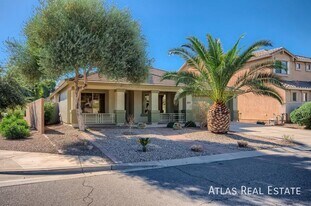1305 W Busa Dr in San Tan Valley, AZ - Building Photo