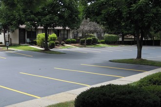 Rowanoake Apartments in Streetsboro, OH - Foto de edificio - Building Photo