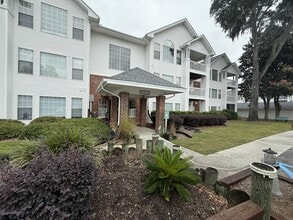 1231 Ladys Island Dr in Port Royal, SC - Building Photo - Building Photo