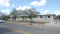 2201-2211 E 15th St in Tucson, AZ - Foto de edificio - Building Photo