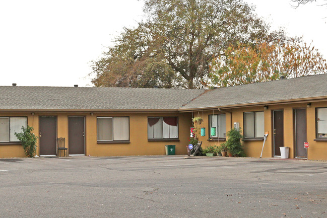 4794 E Austin Way in Fresno, CA - Building Photo - Building Photo