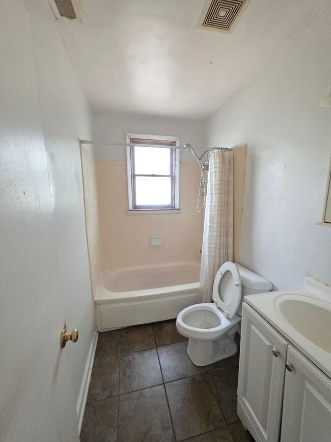2108 Rokeby Ave in Chesapeake, VA - Building Photo - Building Photo