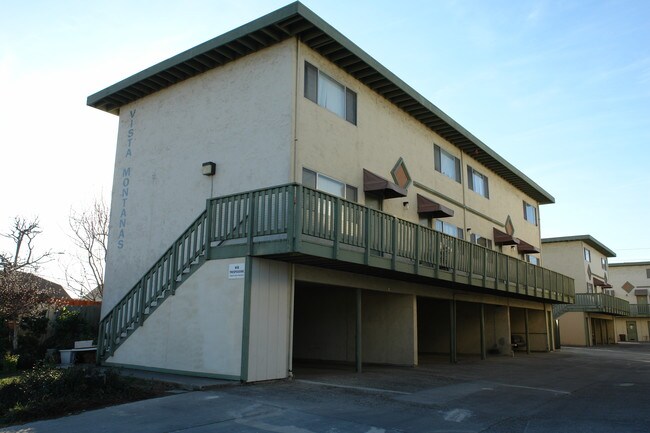 Vista Montanas in Salinas, CA - Foto de edificio - Building Photo