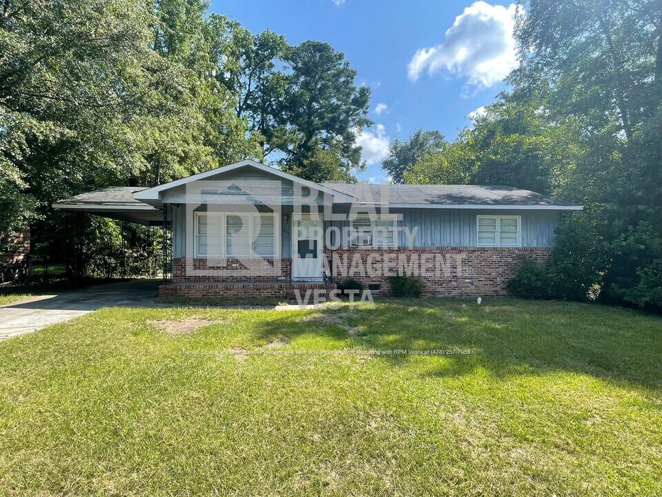 1835 Canterbury Rd in Macon, GA - Building Photo