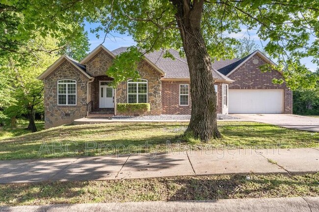 property at 2505 SW 8th St