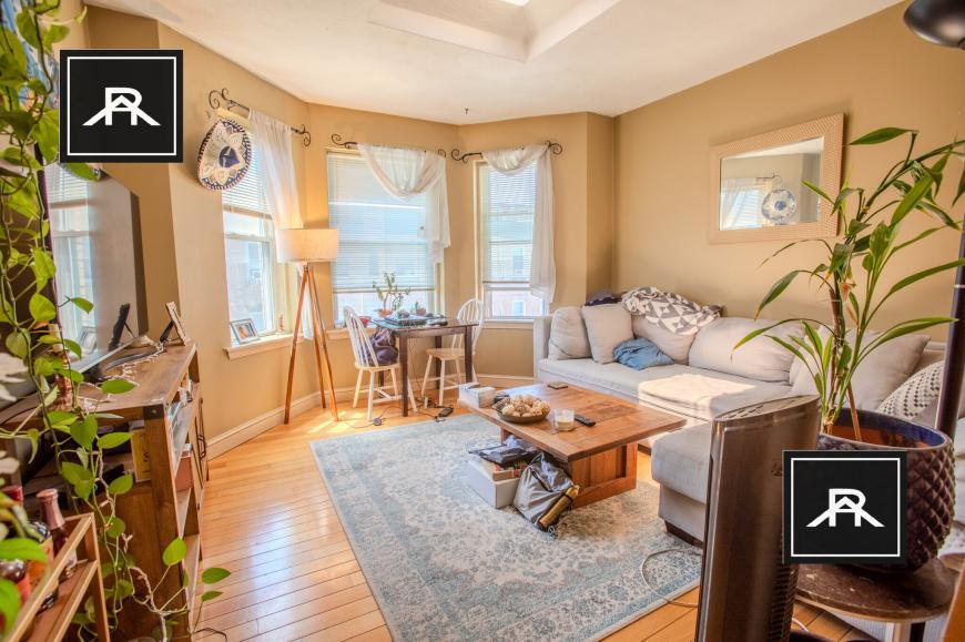 94 Gordon St in Boston, MA - Building Photo