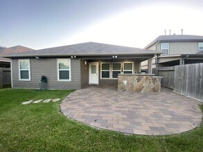 18326 W Hardy Rd in Houston, TX - Building Photo - Building Photo
