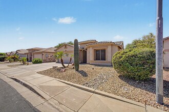 15923 W Marconi Ave in Surprise, AZ - Building Photo - Building Photo