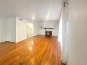 274 E Edgewood Pl in Alamo Heights, TX - Building Photo - Building Photo