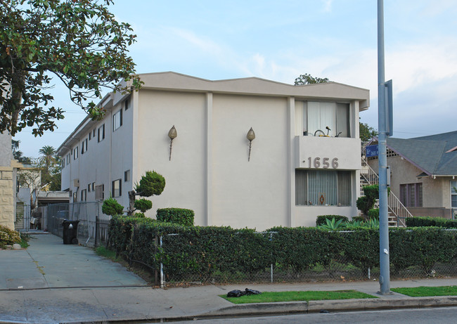 1656 Arlington Ave in Los Angeles, CA - Foto de edificio - Building Photo