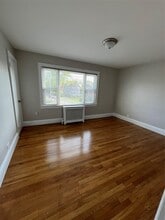 3233 Country Club Rd in Bronx, NY - Foto de edificio - Building Photo