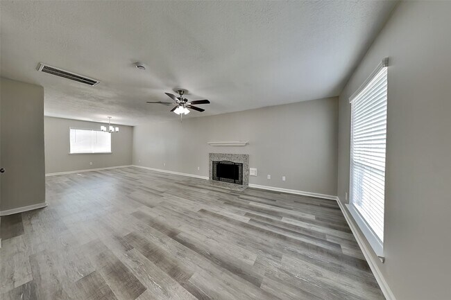 6611 Barker Bend Ln in Katy, TX - Foto de edificio - Building Photo