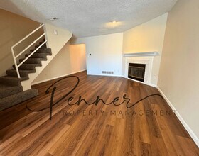 4617 NE Whispering Winds Dr in Lee's Summit, MO - Building Photo - Building Photo