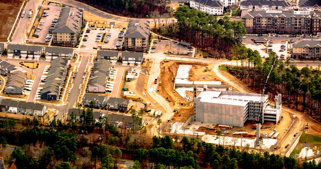 Forayna Davis Park Apartments in Morrisville, NC - Foto de edificio - Primary Photo