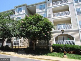 4561 Strutfield Ln in Alexandria, VA - Building Photo