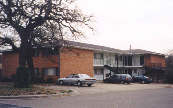 Karen Elaine Apartments in Austin, TX - Building Photo - Building Photo