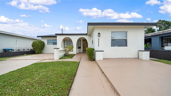 property at 5225 Mayo St