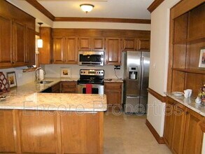 106 Whispering Pines Ct in Cary, NC - Building Photo - Building Photo