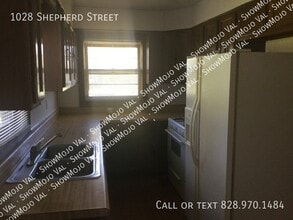 1028 Shepherd St in Hendersonville, NC - Building Photo - Building Photo