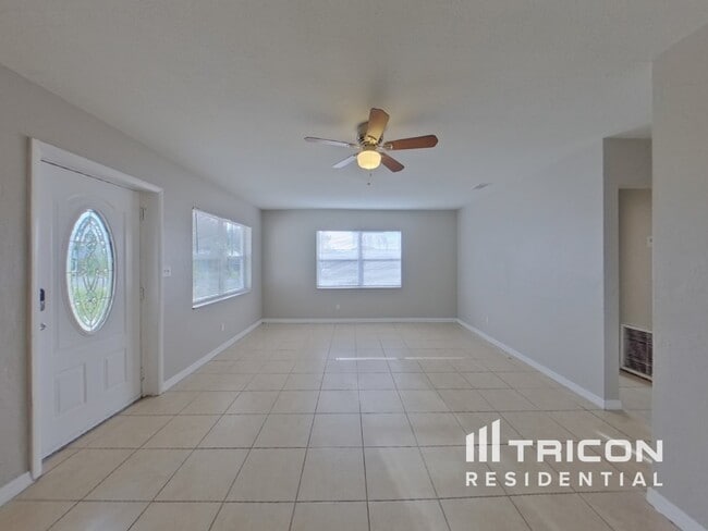 6297 20th St S in St. Petersburg, FL - Building Photo - Building Photo