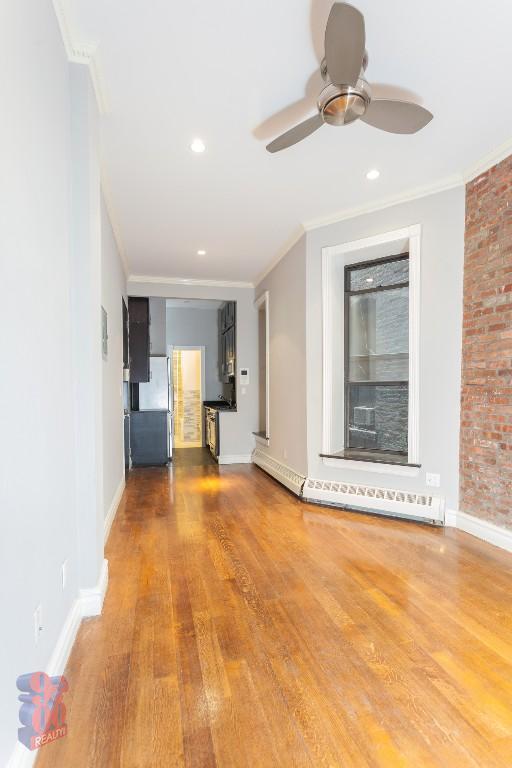 219 E 28th St
