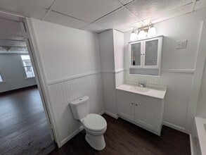 148 Maple St, Unit Rear in Glens Falls, NY - Foto de edificio - Building Photo