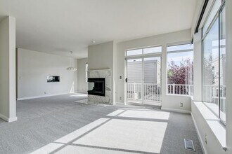 2918 E Republican St in Seattle, WA - Building Photo - Building Photo