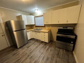 739 Sherman Ave in Waterloo, IA - Building Photo - Building Photo